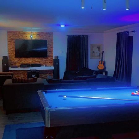 Maleeks Apartment Ikeja "Shared 2Bedroom Apt, Individual Private Rooms And Baths" Lagos Luaran gambar