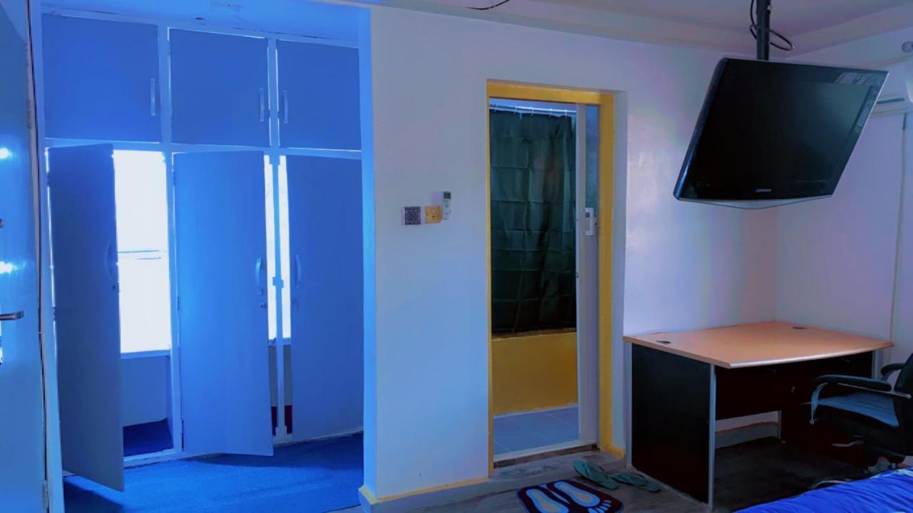 Maleeks Apartment Ikeja "Shared 2Bedroom Apt, Individual Private Rooms And Baths" Lagos Luaran gambar